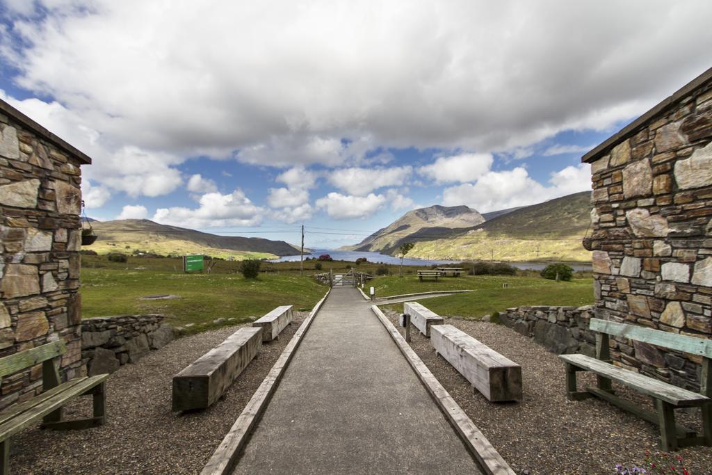 Отель Killary Adventure Centre Линон Экстерьер фото